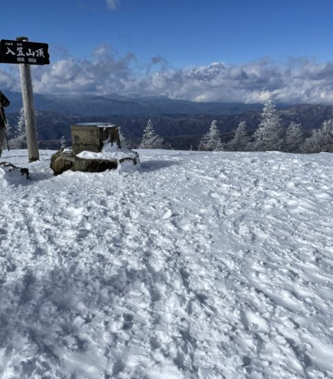 入笠山スノーハイク