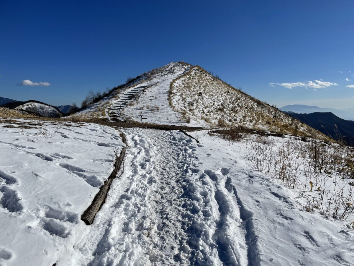 午後から冬の飯盛山