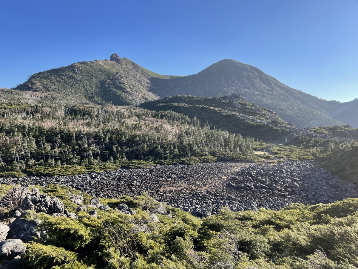 晩秋、快晴の天狗岳・根石岳・天狗の奥庭