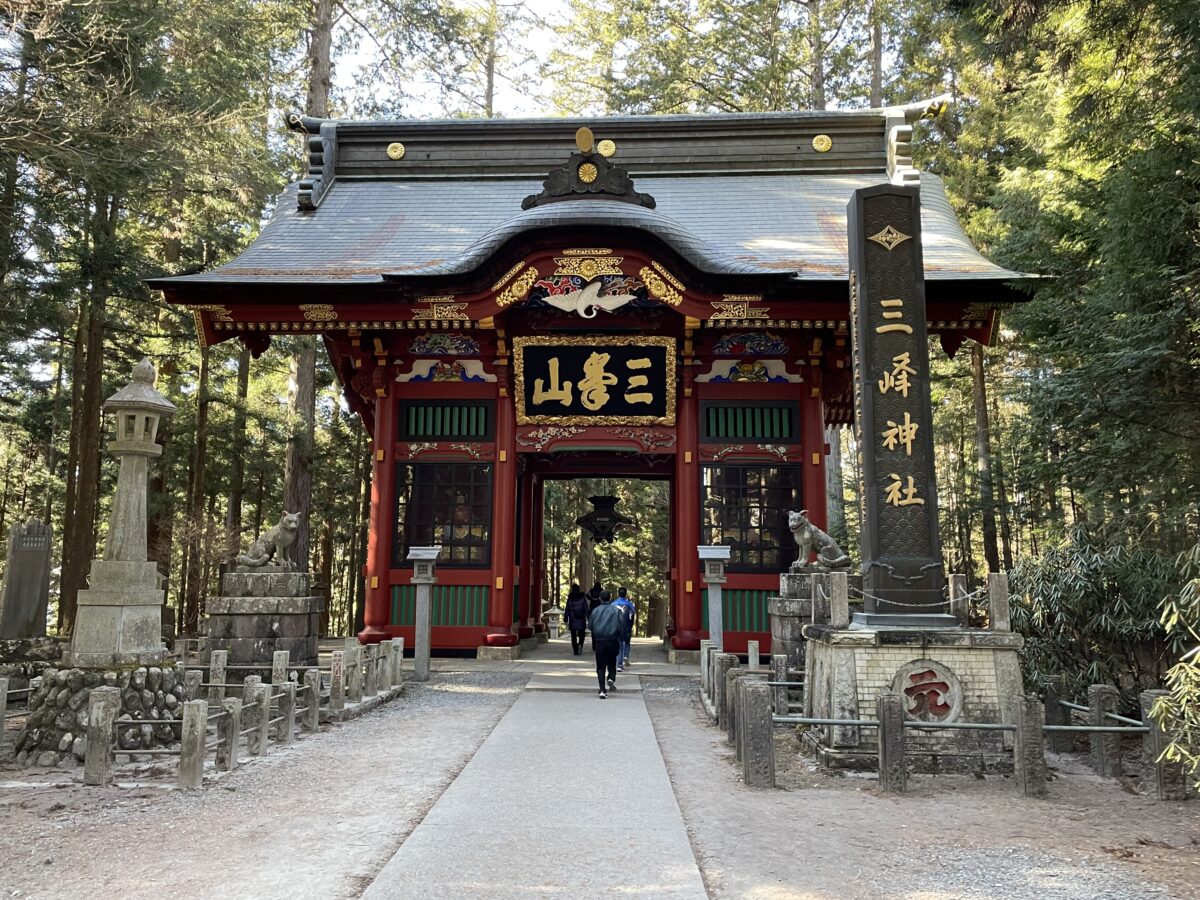 秩父「三峯神社」大渋滞の初詣